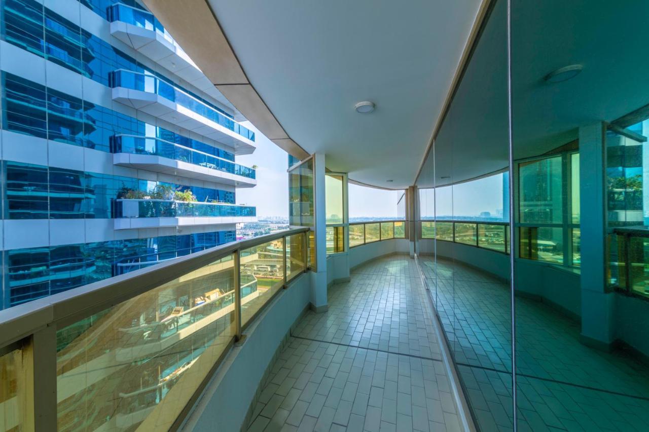 Апартаменти Maison Privee - Millennium Executive Tower Дубай Екстер'єр фото
