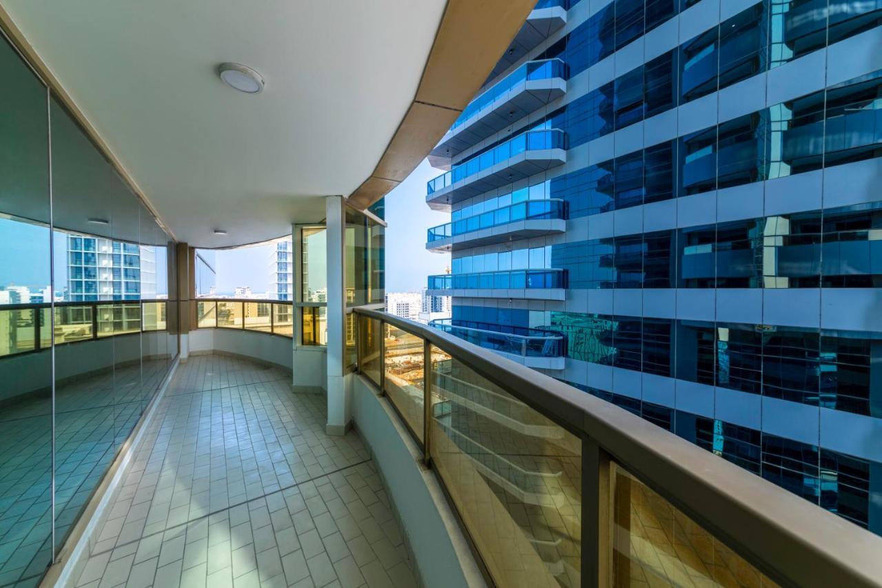 Апартаменти Maison Privee - Millennium Executive Tower Дубай Екстер'єр фото